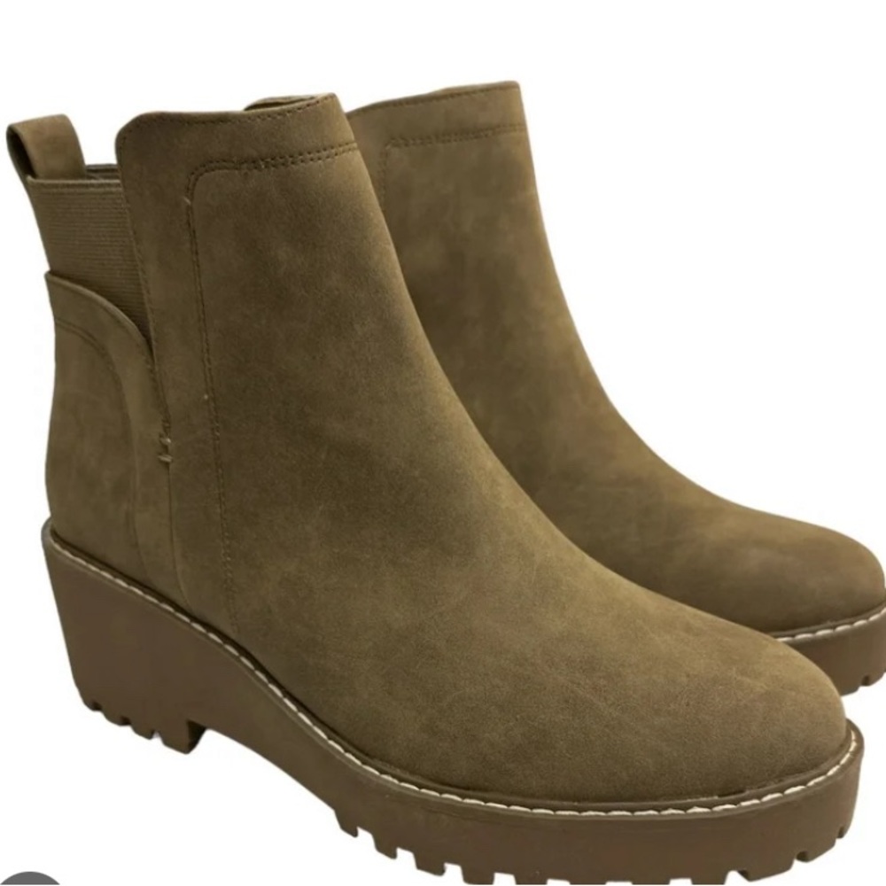 Slip on lug sole booties